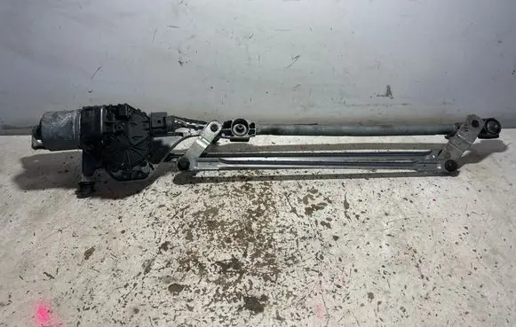 Ford Focus Front wiper linkage and motor 4M5117508AA 0390241731 BP4K67340