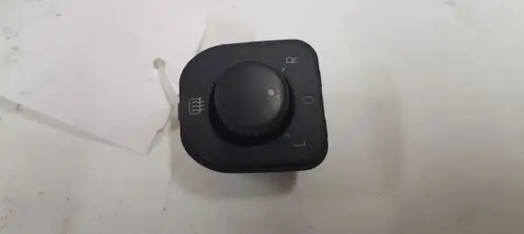Wing mirror switch