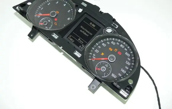 Volkswagen PASSAT B7 Speedometer (instrument cluster) 3AA920970M