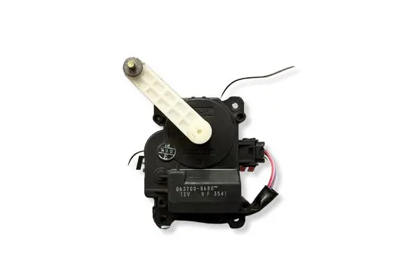 Toyota Avensis T250 Air flap motor/actuator 0637008680 9F3541