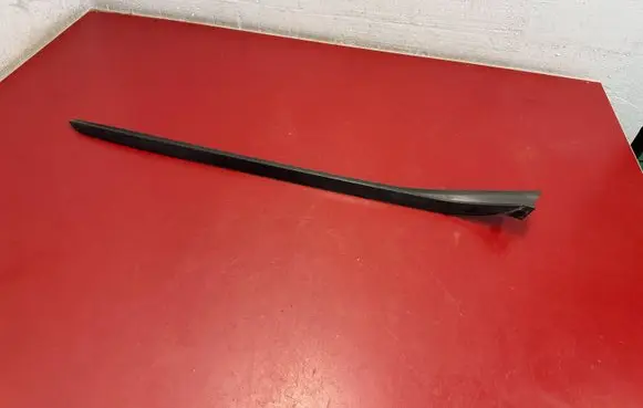 BMW X1 U11 Windshield trim 9478898 51319478898