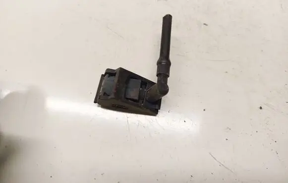 Skoda Octavia Mk2 (1Z) Windshield washer spray nozzle 8z0955987b