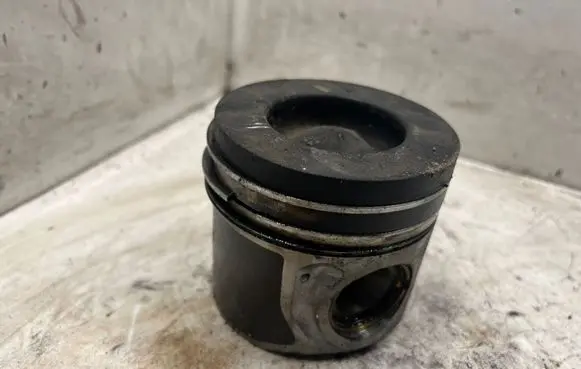 Piston