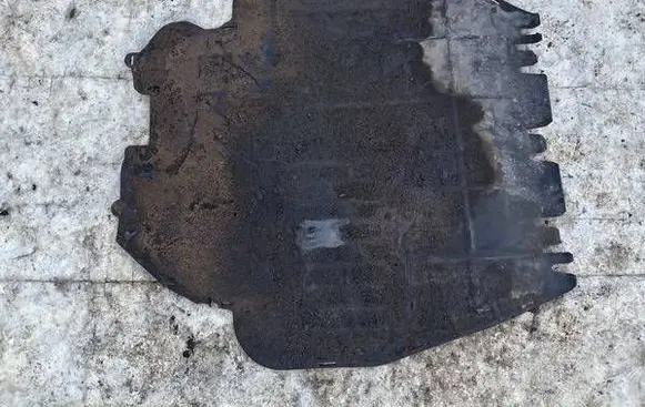 Engine splash shield/under tray
