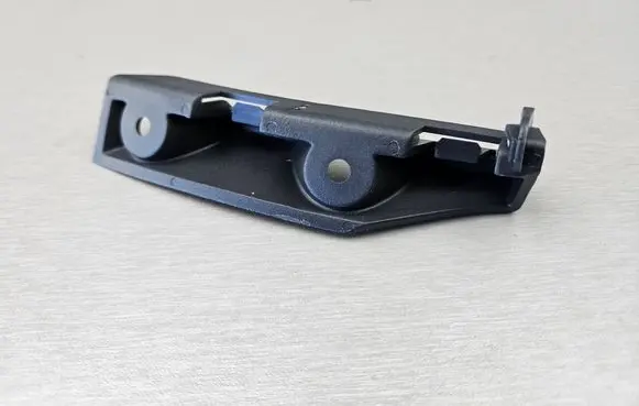 BMW 3 E46 Front splash guards bracket 8252798 51118252798