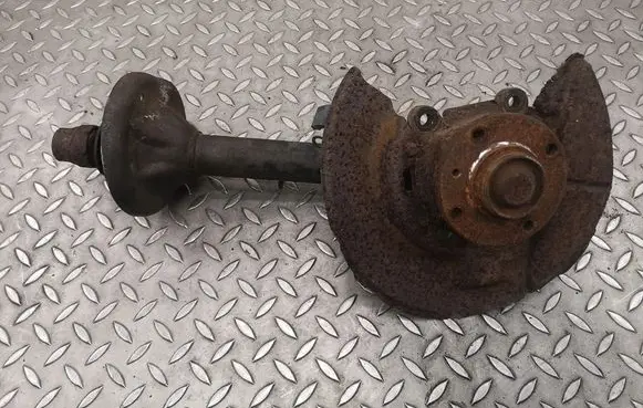 BMW 3 E30 Front wheel hub 