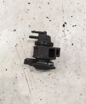 Renault Megane III Turbo solenoid valve 8200575400