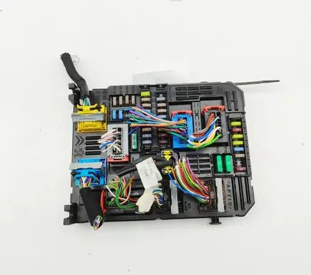 Citroen C4 II Fuse box set 9832881080 28709110