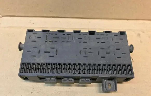 Volkswagen Golf II Fuse module 171941813D 171941821D