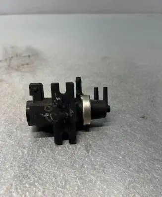 BMW X5 E53 Turbo solenoid valve ---