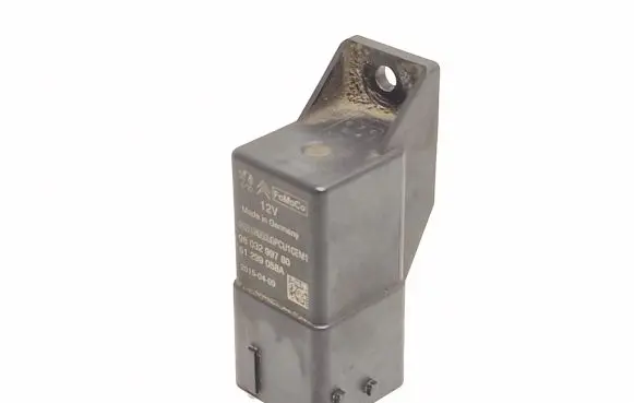 Ford Mondeo MK V Glow plug pre-heat relay 9803299780 20150409 51299058A