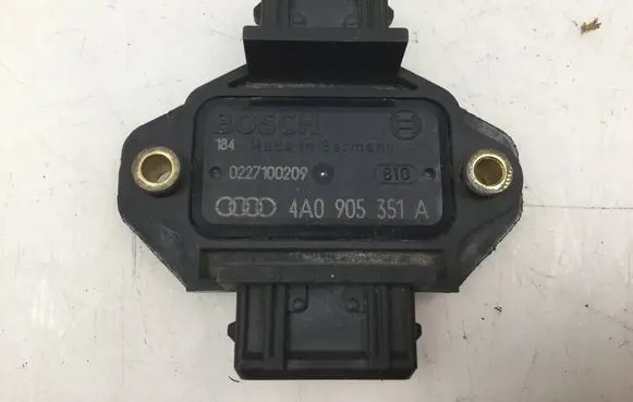 Audi A4 S4 B5 8D Ignition amplifier control unit 4A0905351A
