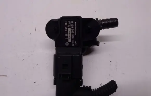 Audi A4 S4 B8 8K Air pressure sensor 036906051G