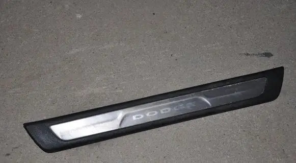 Dodge Durango Front sill trim cover 1SZ57DX9AA KLEP426A
