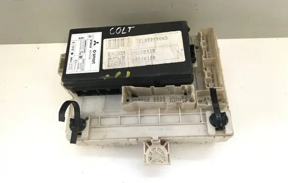 Mitsubishi Colt Fuse module 8637A168 MN108319 Z182299060