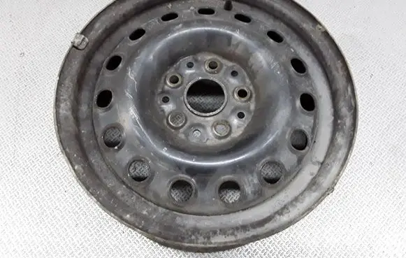 Audi 100 200 5000 C3 R15 steel rim 447601025A