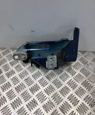 Volkswagen Tiguan Headlight/headlamp mounting bracket 10A937545