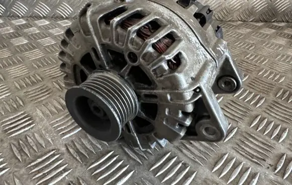 Mercedes-Benz E W212 Generator/alternator A0009062922