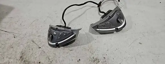 Nissan Leaf I (ZE0) Steering wheel buttons/switches 510216
