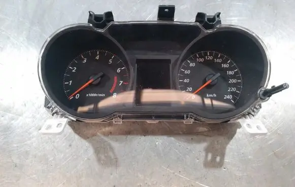 Mitsubishi Lancer VIII Speedometer (instrument cluster) 8100B361