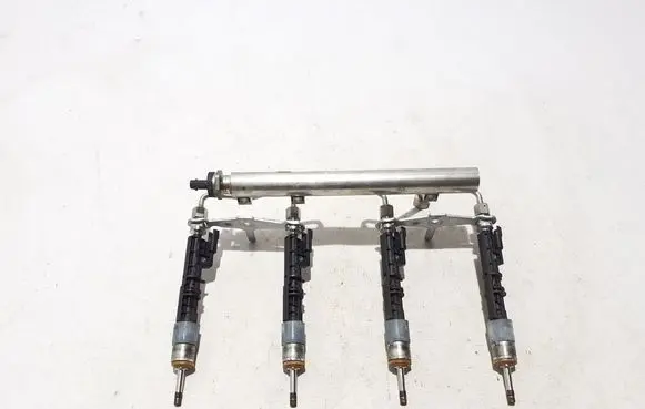 BMW 5 G30 G31 Fuel main line pipe 7852402