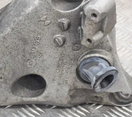 BMW X5 F15 Engine mounting bracket 6859785