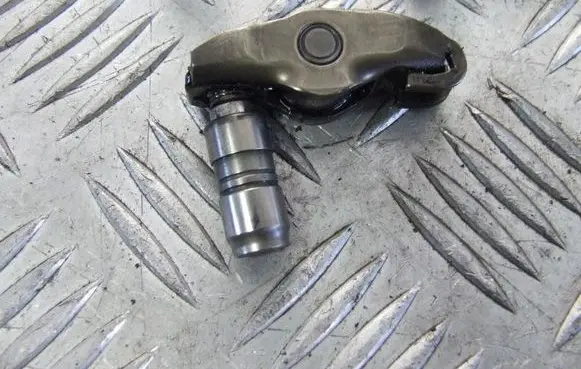 Volvo S40 Valve rocker arm 