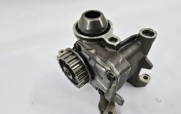 Ford Focus Oil pump E3BG6600DC