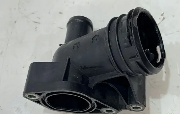 Mercedes-Benz E C207 W207 Engine coolant pipe/hose A64222001156 | 888.112.662