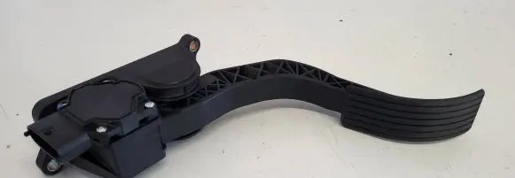 Hyundai Santa Fe Accelerator throttle pedal 3270526010 381500591 0281002557