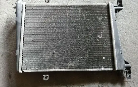 Volvo S40, V40 Coolant radiator