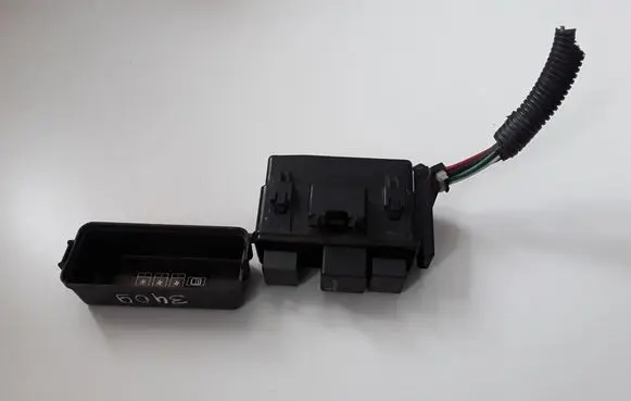 Mitsubishi Outlander Fuse module 3606NA