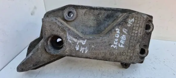 Skoda Fabia Mk1 (6Y) Engine mounting bracket 036199275f