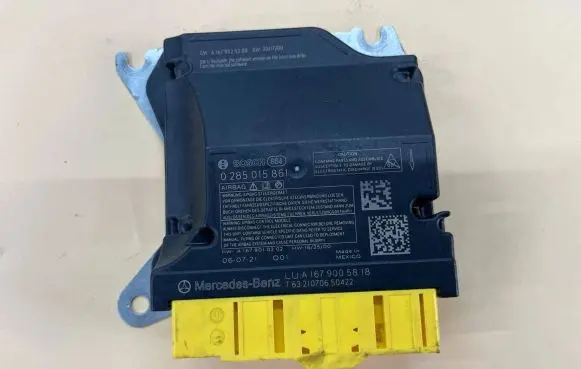 Mercedes-Benz GLE W167 Airbag control unit/module A1679005818 0285015861