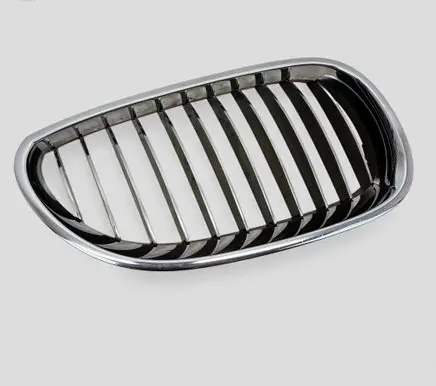 BMW 5 E60 E61 Front bumper upper radiator grill 51137065702 7065702