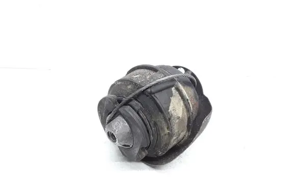 Volvo XC70 Engine mount bracket 30741397