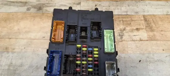 Ford Focus Comfort/convenience module GV6T14A073GF 599F1MF07
