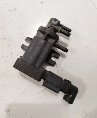 Vacuum valve