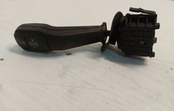 BMW 5 E39 Indicator stalk 8352172 01100410