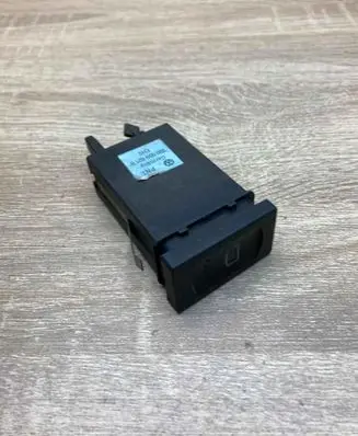 Volkswagen PASSAT B5 Windscreen/window heater switch 3B0959621B