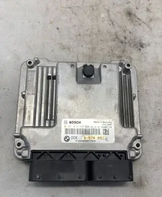 BMW 5 F10 F11 Engine control unit/module 0281019806 8574091