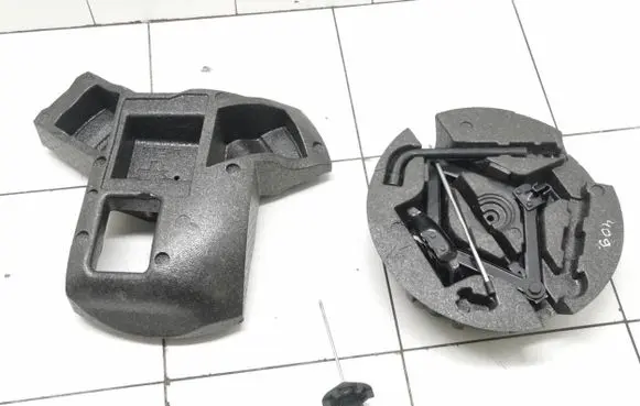 Volvo V70 Spare wheel section trim 31317345 31317346 6g9217035dc