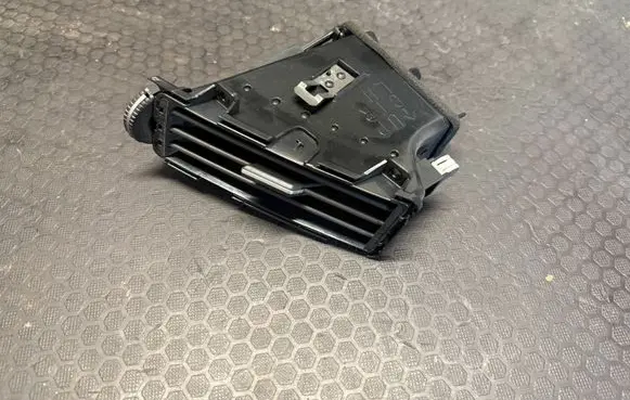 Infiniti FX Dash center air vent grill E6215161500 6875UCG001 G68750C6000