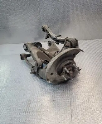 Rear wheel hub spindle/knuckle