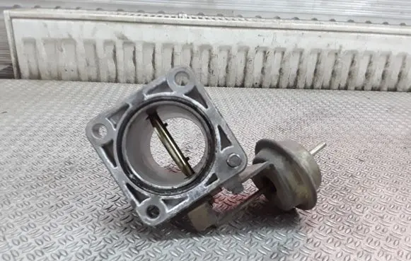 Nissan Patrol Y61 Throttle valve
