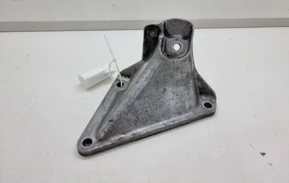 BMW 5 E60 E61 Engine mounting bracket 6761149 22116761149