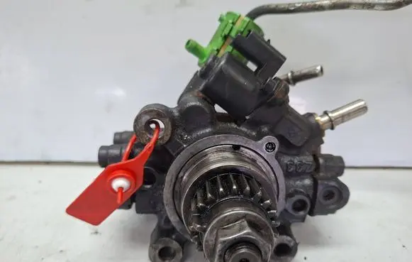 Renault Master III Fuel injection high pressure pump S27612118 167001930R