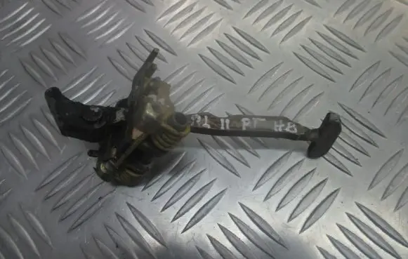 Renault Laguna II Rear door check strap stopper