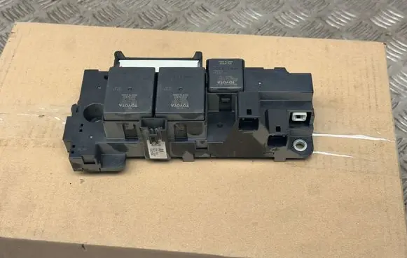 Toyota Auris E180 Relay mounting block G92Z133011