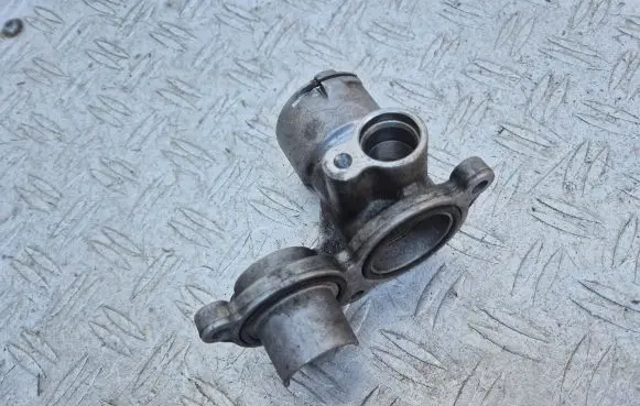 Mercedes-Benz C W203 Engine coolant pipe/hose A2712001356